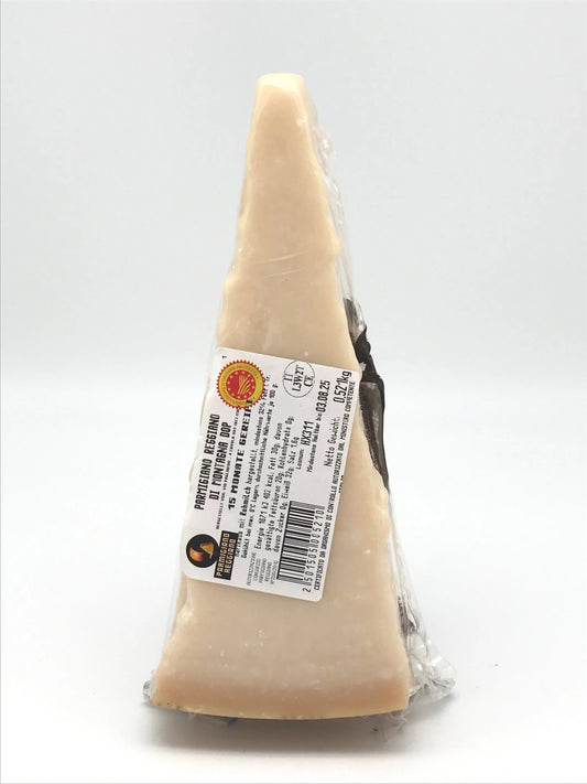 Parmigiano Reggiano DOP di Montagna, Al Giunco, ca. 0,5 kg Stück, 15 Monate Al Giunco s.s.Società Agricola